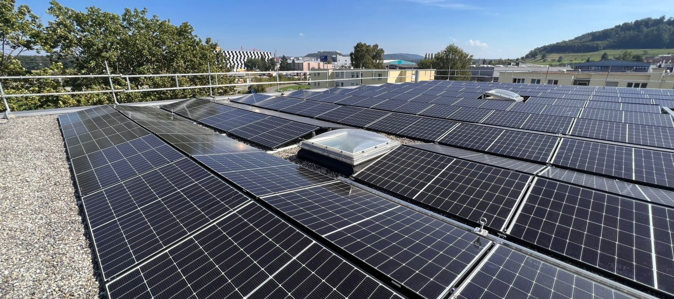Gerüst für PV Anlage Luzern – Flachdachgeländer Luzern Gerüst für PV Anlage Luzern - Flachdachgeländer Luzern